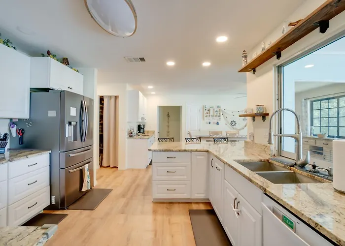 Heated Pool + Lanai: Peaceful Punta Gorda Stay